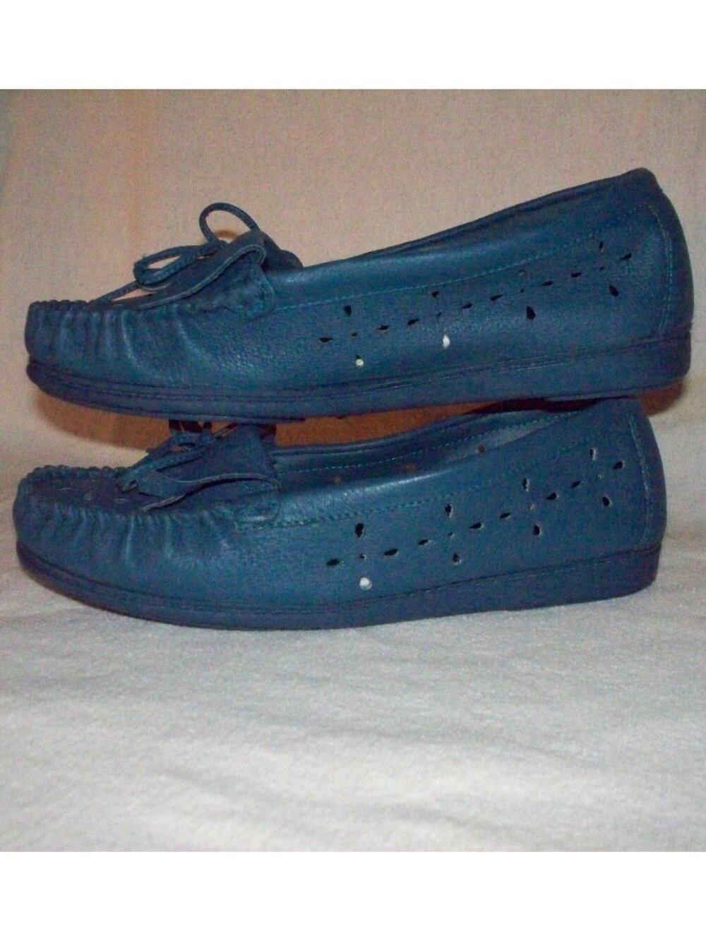 Genuine Leather Valley Lane SO Soft & Comfy Blue Moccasins Womens Size 5.5 Shoes - Picture 2 of 16